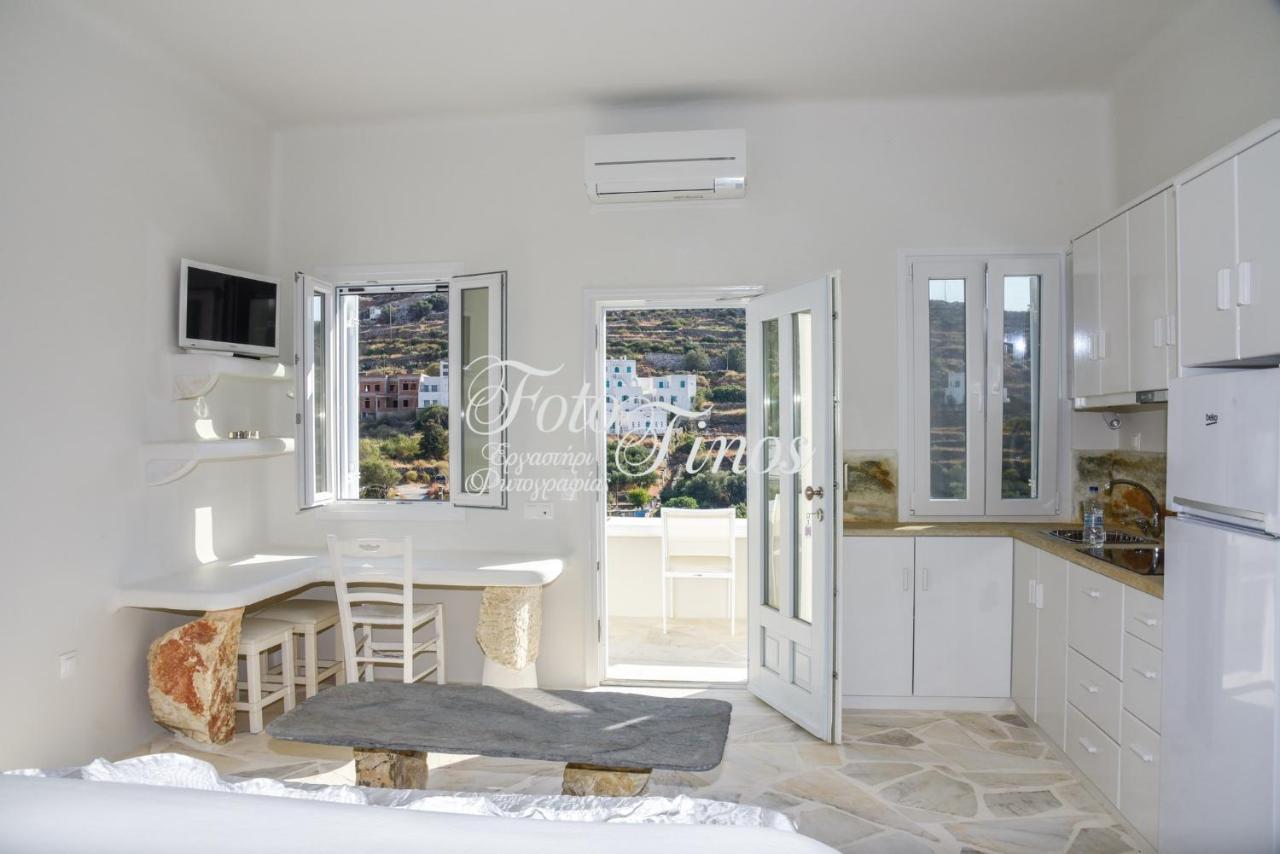 Art Village * Panormos (Tinos)