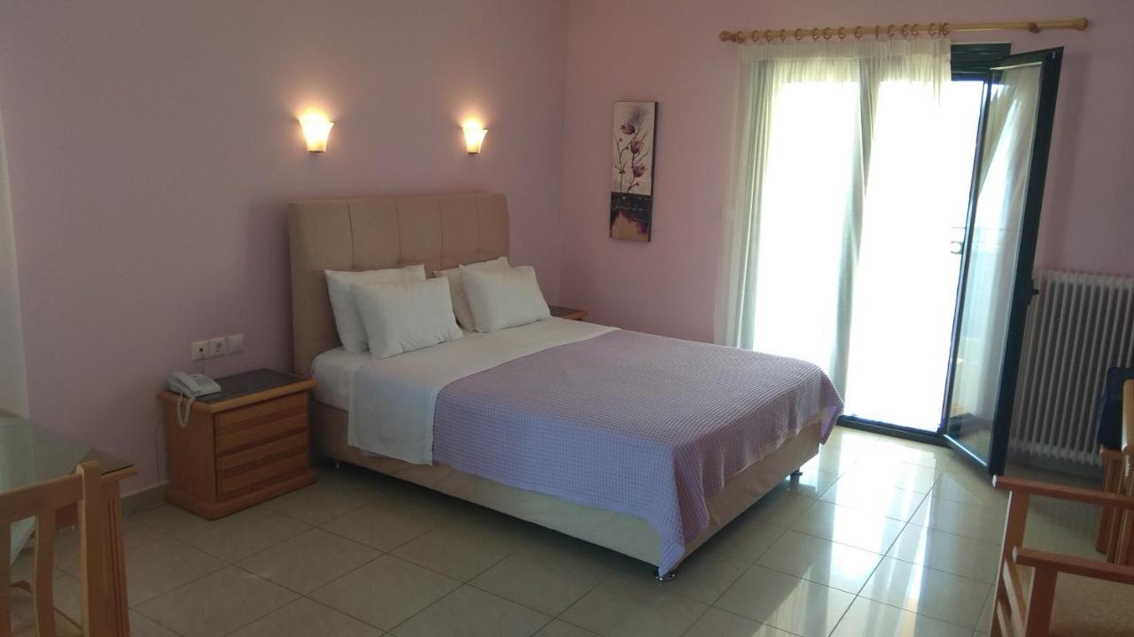 Patelis Aparthotel 3*