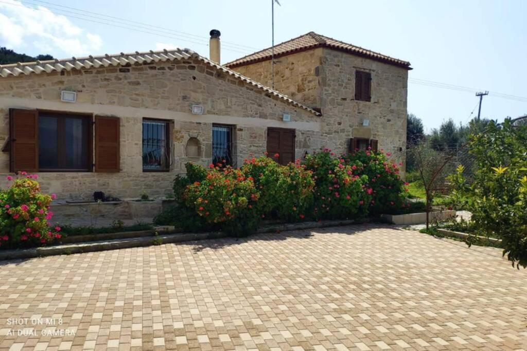 Stonehouse Olivelia - Afrathias Apartment