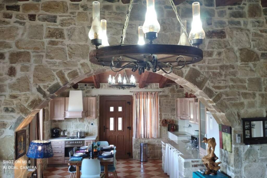 Stonehouse Olivelia - Afrathias Apartment