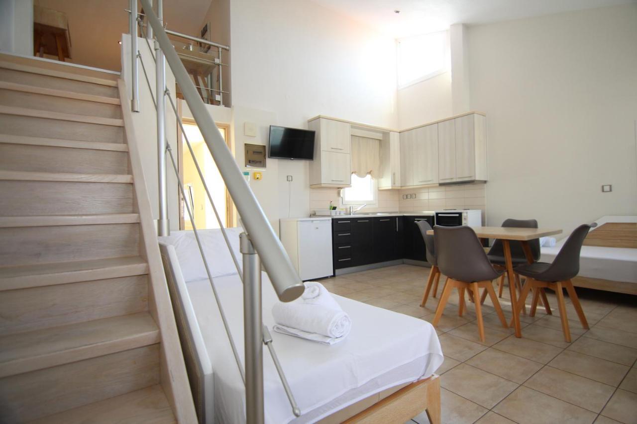Kostis Apartment *