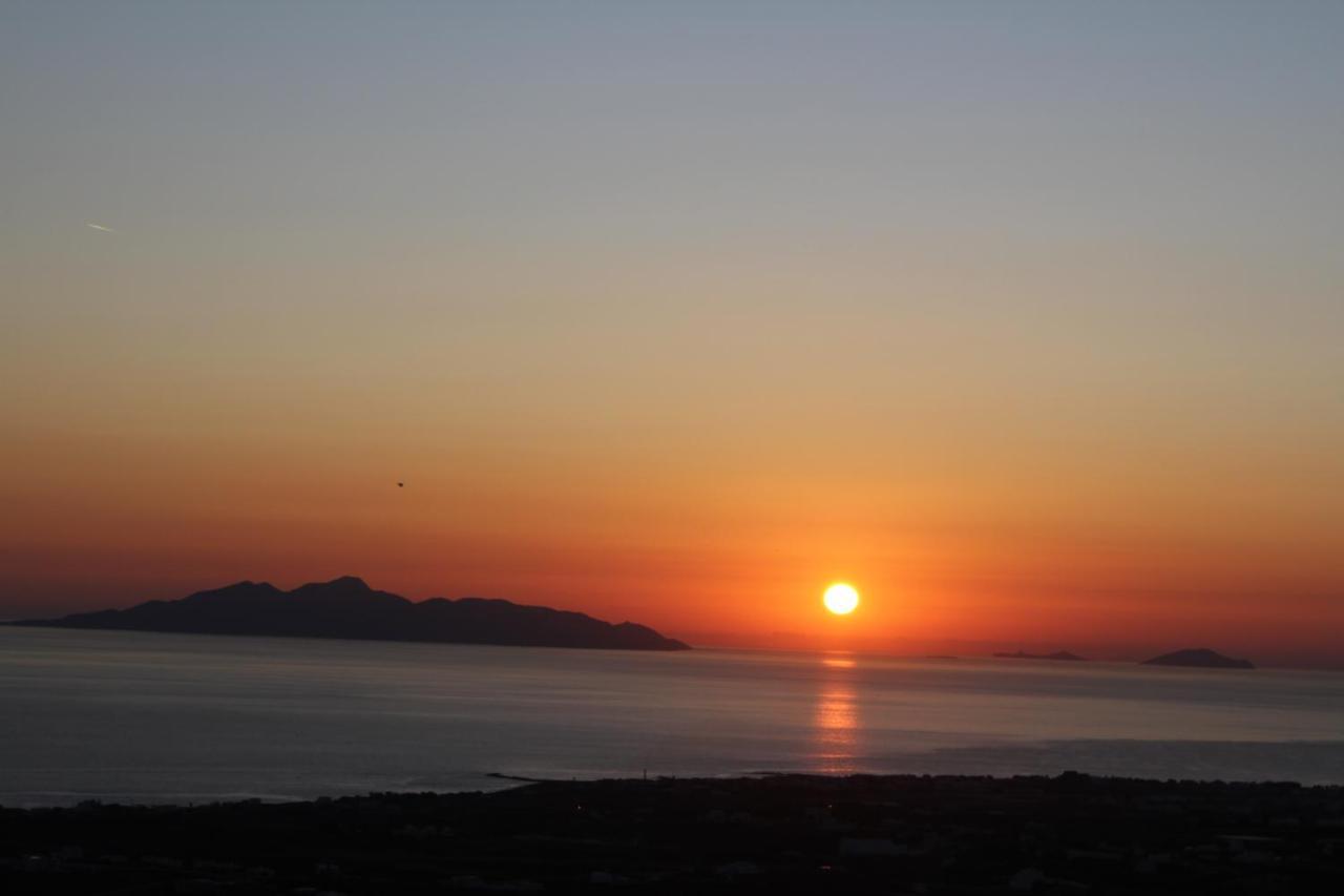 Thira Hotel