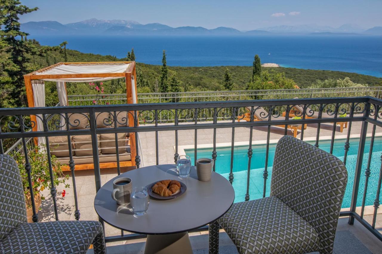 Villa Luxury Above Emblisi , With Heated Pool ! Fiskardo