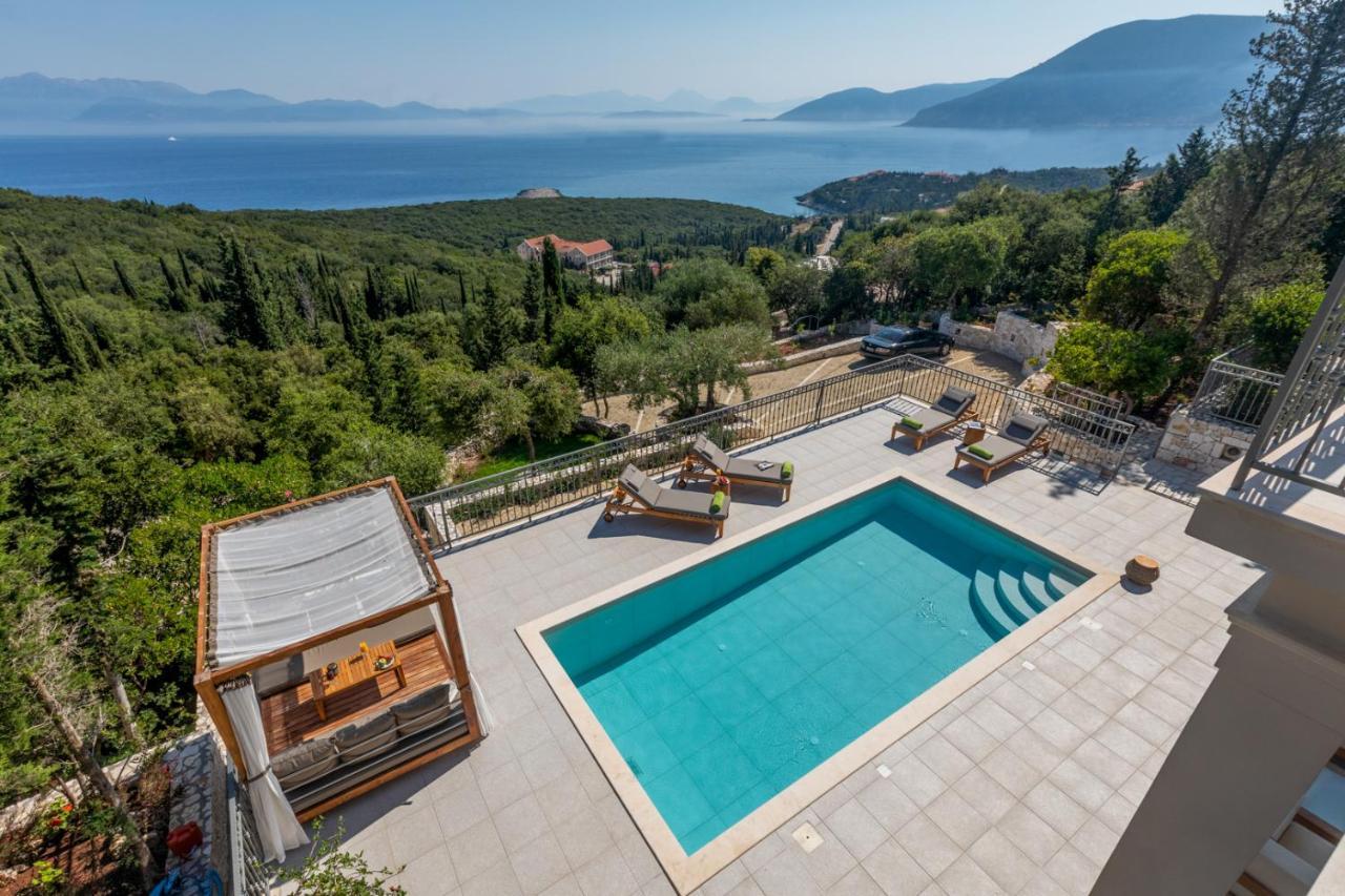 Luxury Above Emblisi , With Heated Pool ! Fiskardo