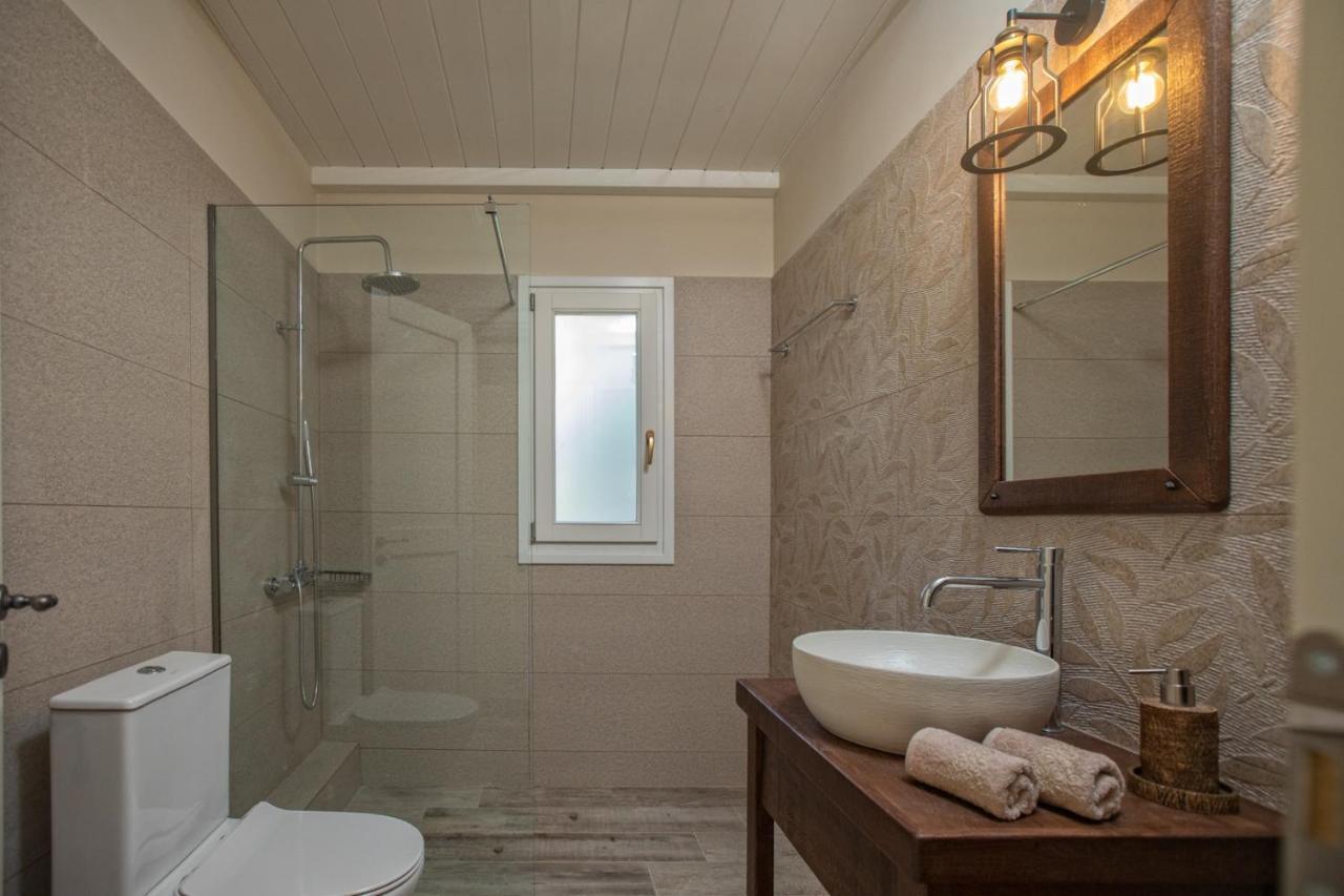 Luxury Above Emblisi , With Heated Pool ! Villa