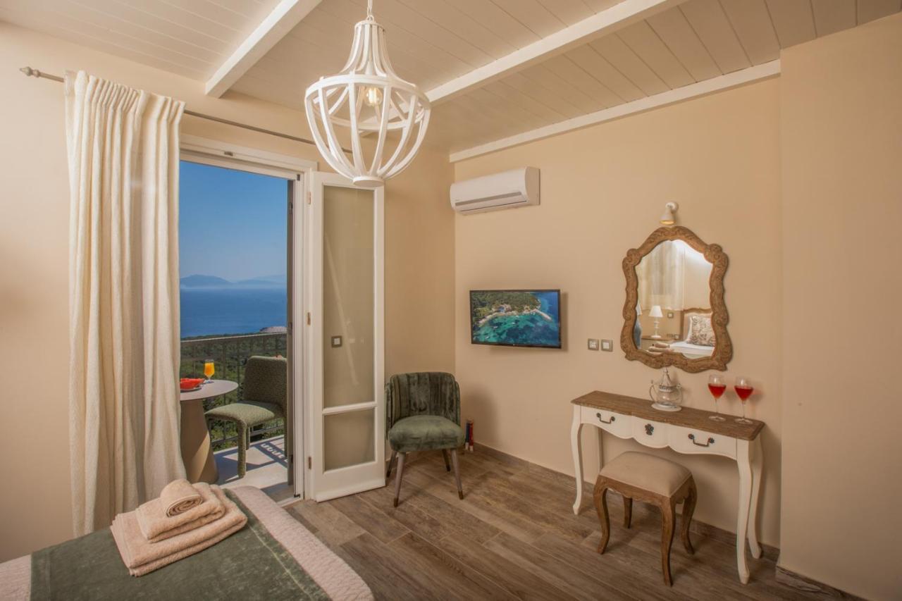 Luxury Above Emblisi , With Heated Pool ! Fiskardo
