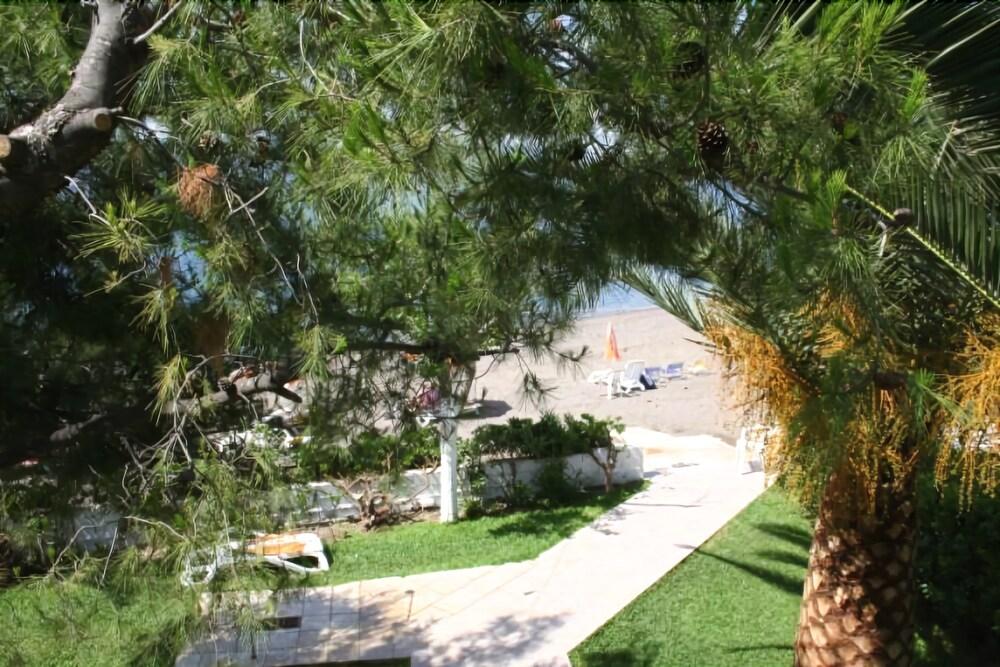 Aparthotel Posidonia 3*