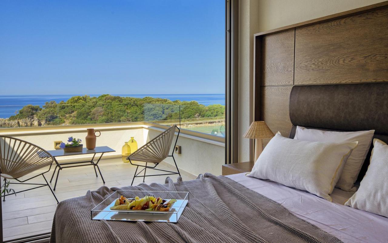 Prima Vista Beachfront Boutique Hotel 5*