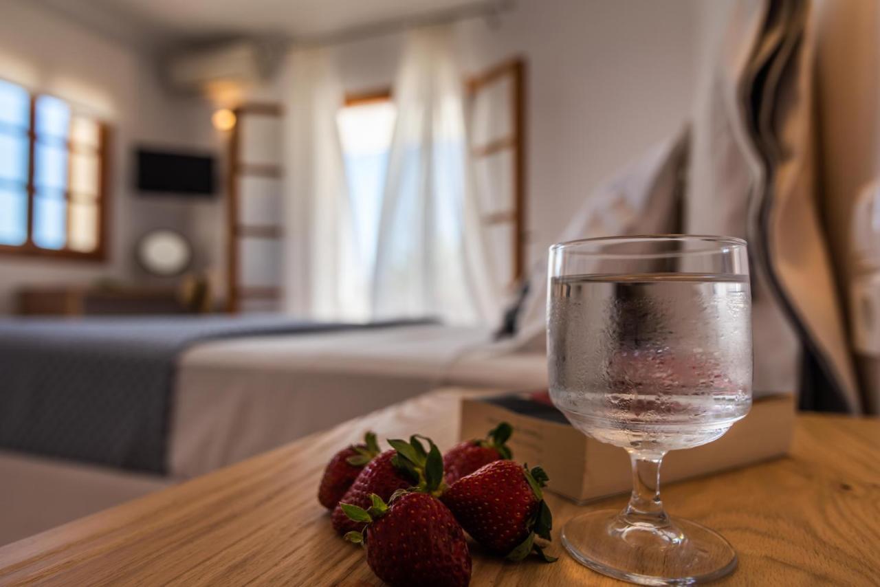 Konstantinos Aparthotel Adamantas (Milos)