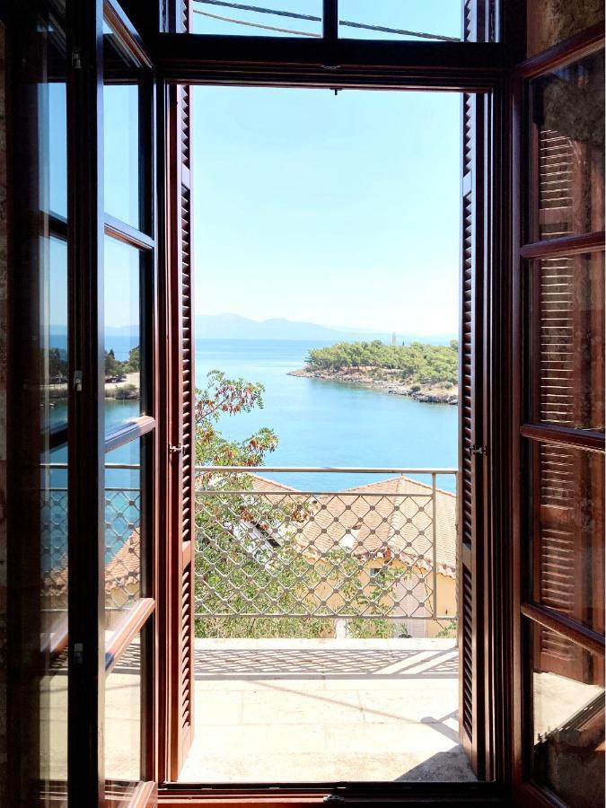 Apartment Retreat, Panoramic Sea View Gythio