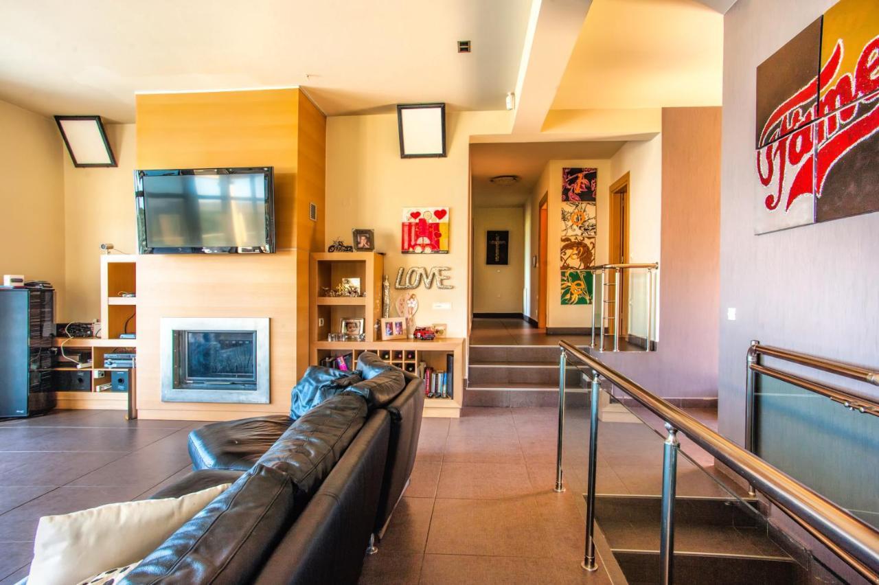 Luxury 6-bedroom With Private Pool- Prigipessa * Chania (Crete)
