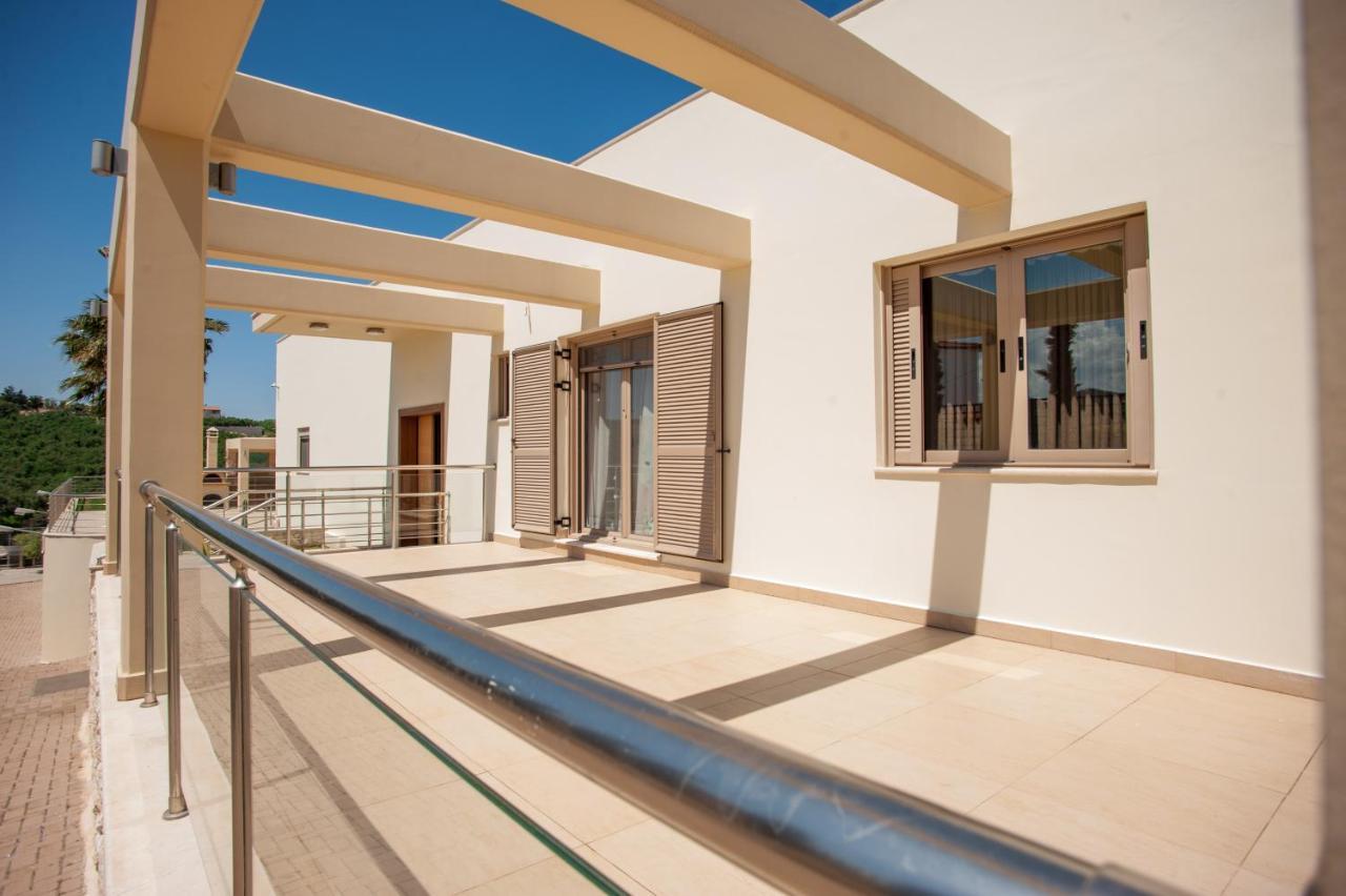 Luxury 6-bedroom With Private Pool- Prigipessa