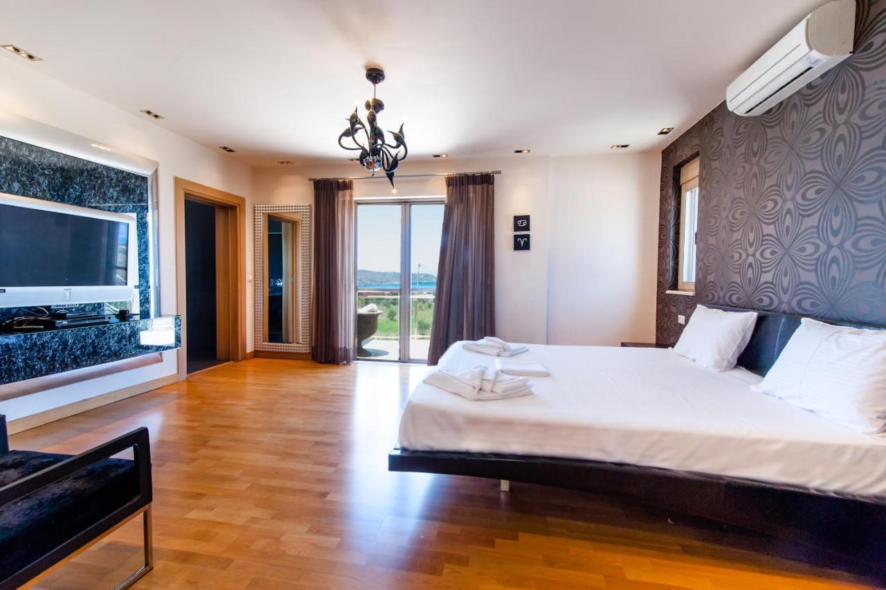 Villa Luxury 6-bedroom With Private Pool- Prigipessa *