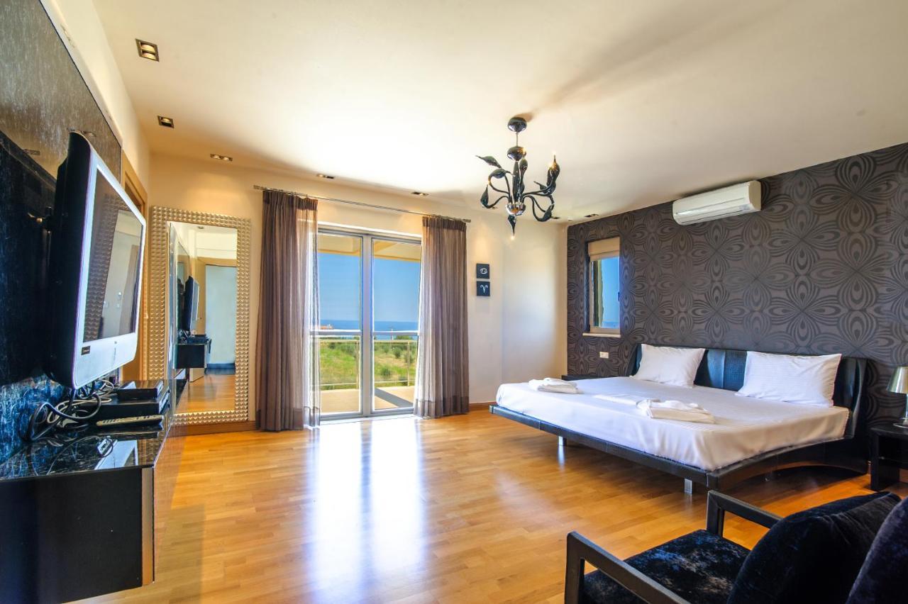 Villa Luxury 6-bedroom With Private Pool- Prigipessa