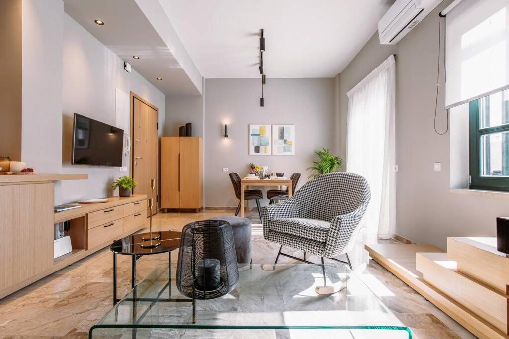 House 8 - In The Heart Of Venetian Town W. Parking Apartment *