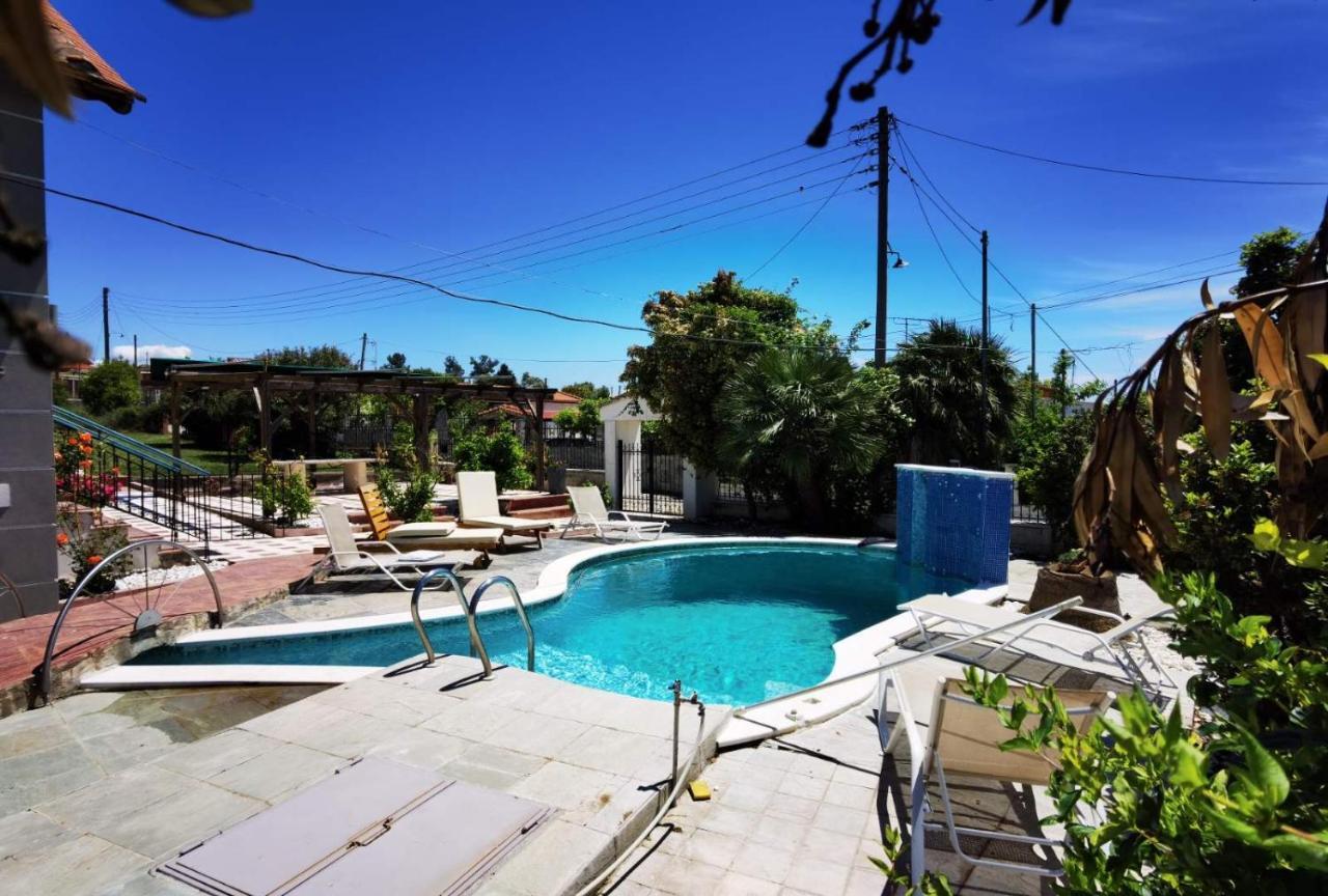 Rural Private Pool, Bbq, Court ,20' Airport Nea Kallikrateia