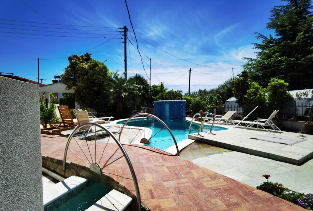 Rural Private Pool, Bbq, Court ,20' Airport