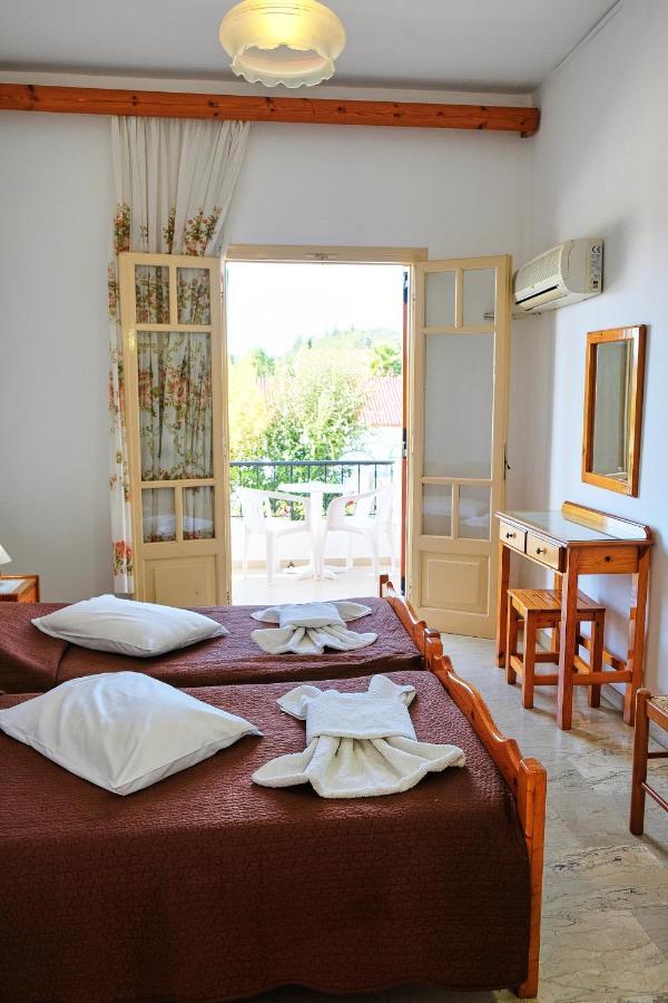 Tria Adelphia Arillas (Corfu)