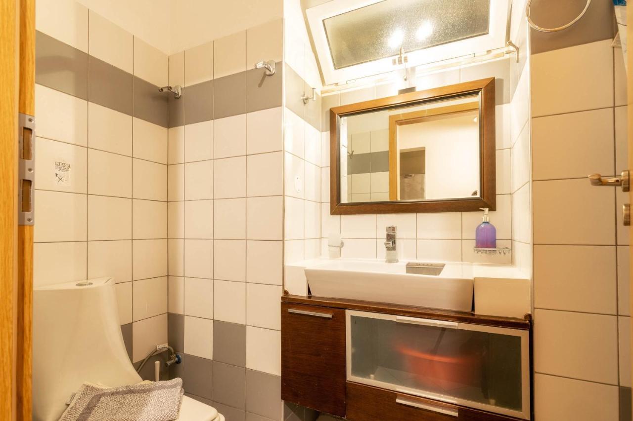Georgia Apartment *