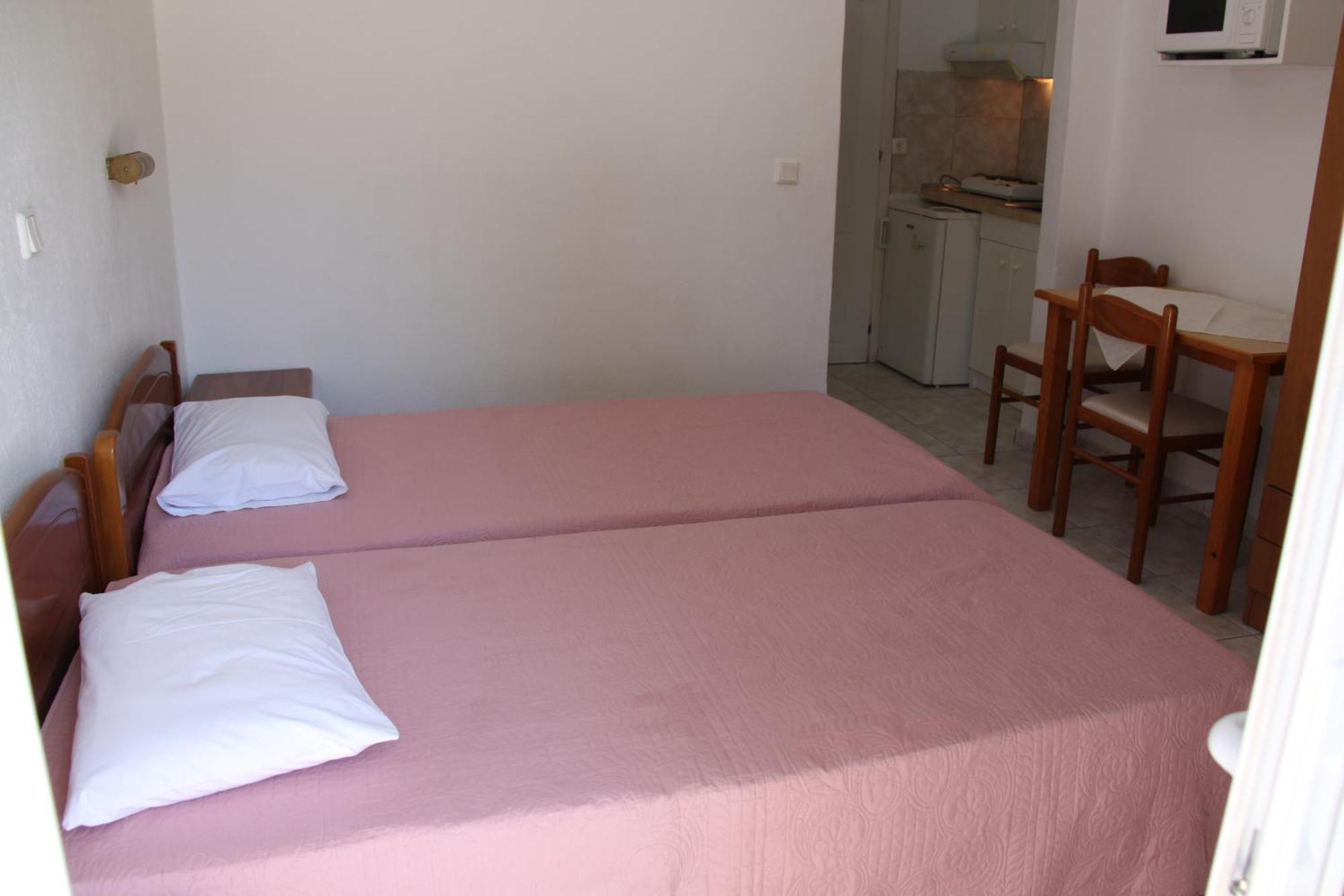 Apartment Lena In Hanioti