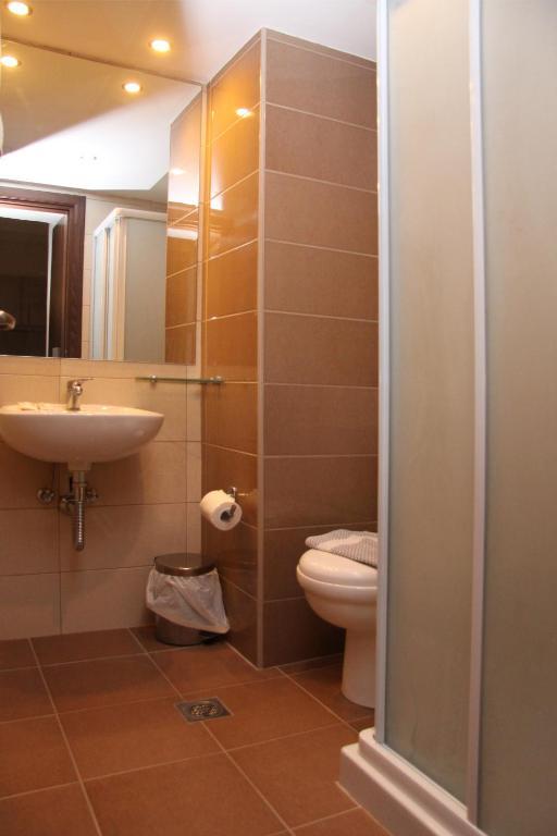 Agela & Aparthotel 3*
