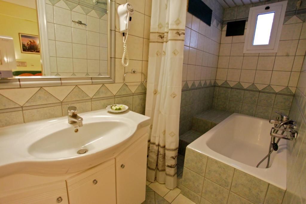 Odeon Aparthotel 3*