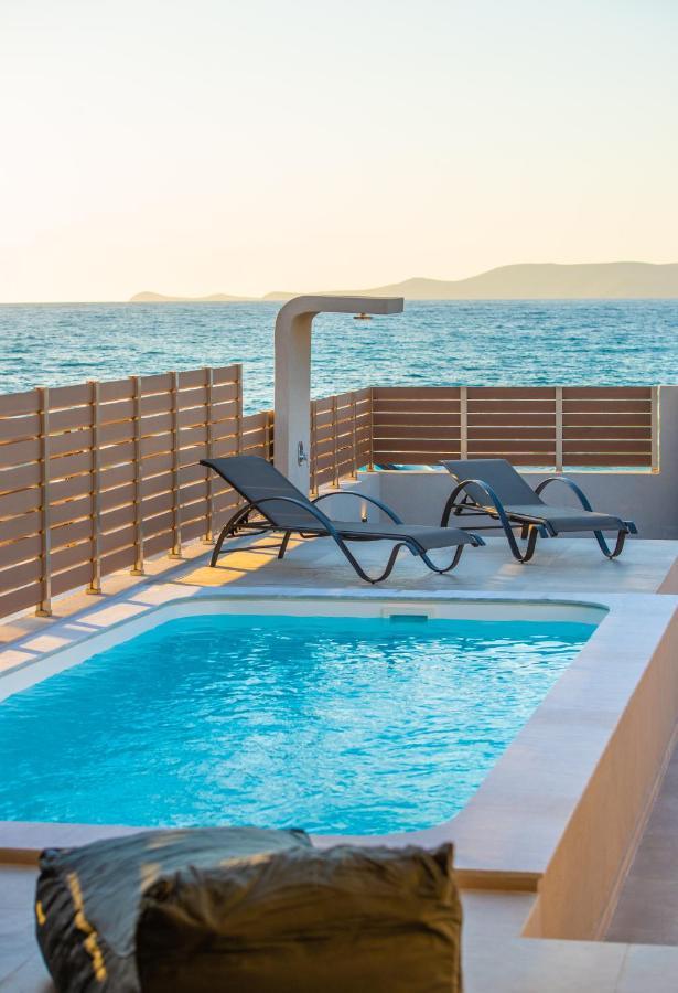 Blue Velvet Coast Luxury *