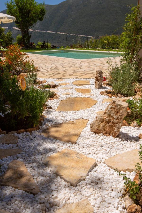 Pnoes Lefkada Vasiliki (Lefkada)