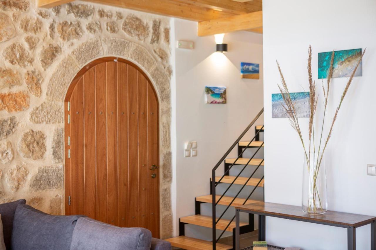 Pnoes Lefkada Villa