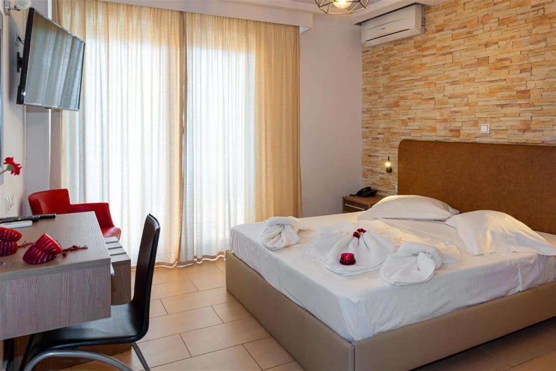 Studio Nikiti Beach Hotel *