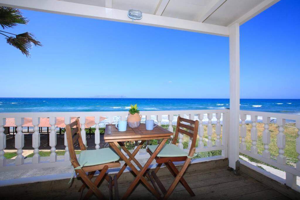 Flokos. Lazy Days, Balmy Nights On The Seafront Apartment