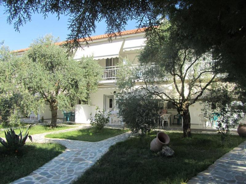 Asterias Apartment *