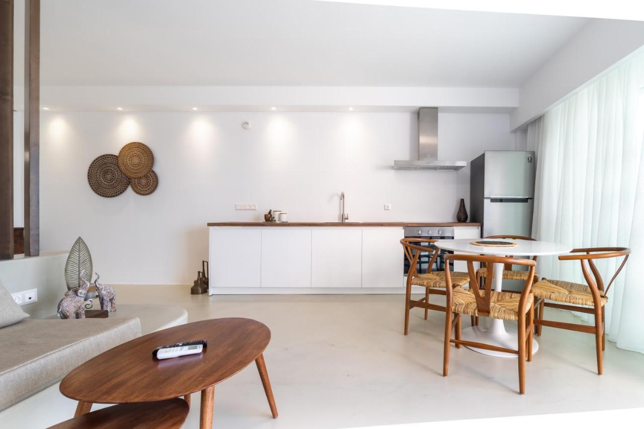 Wave, An Idyllic Seafront By Nirousuites Holiday home *