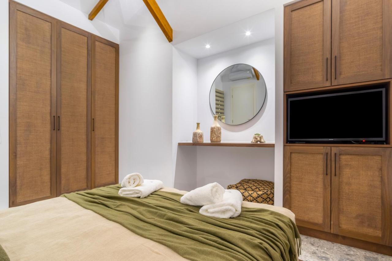 Holiday home Wave, An Idyllic Seafront By Nirousuites *
