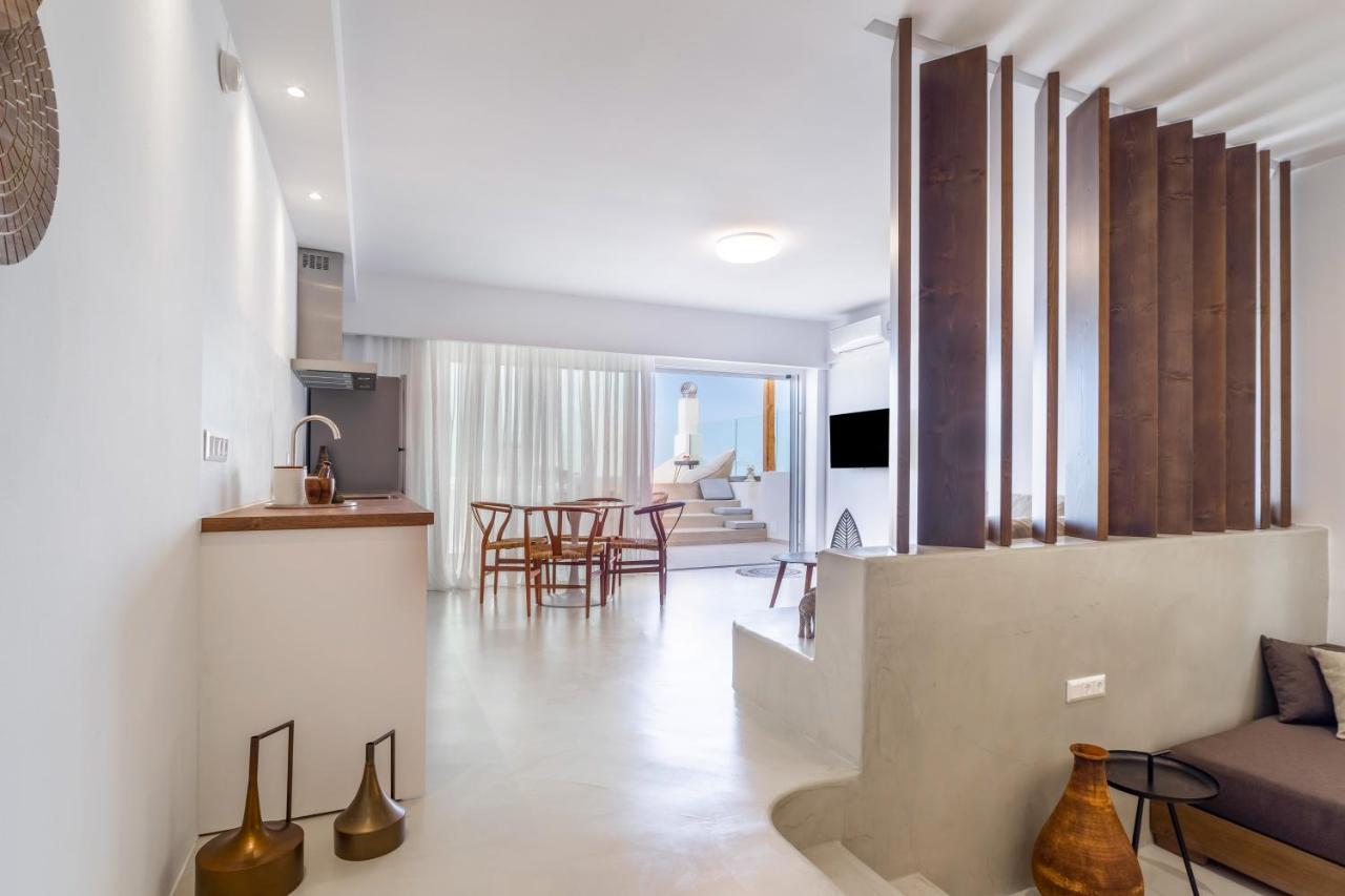 Wave, An Idyllic Seafront By Nirousuites Holiday home *