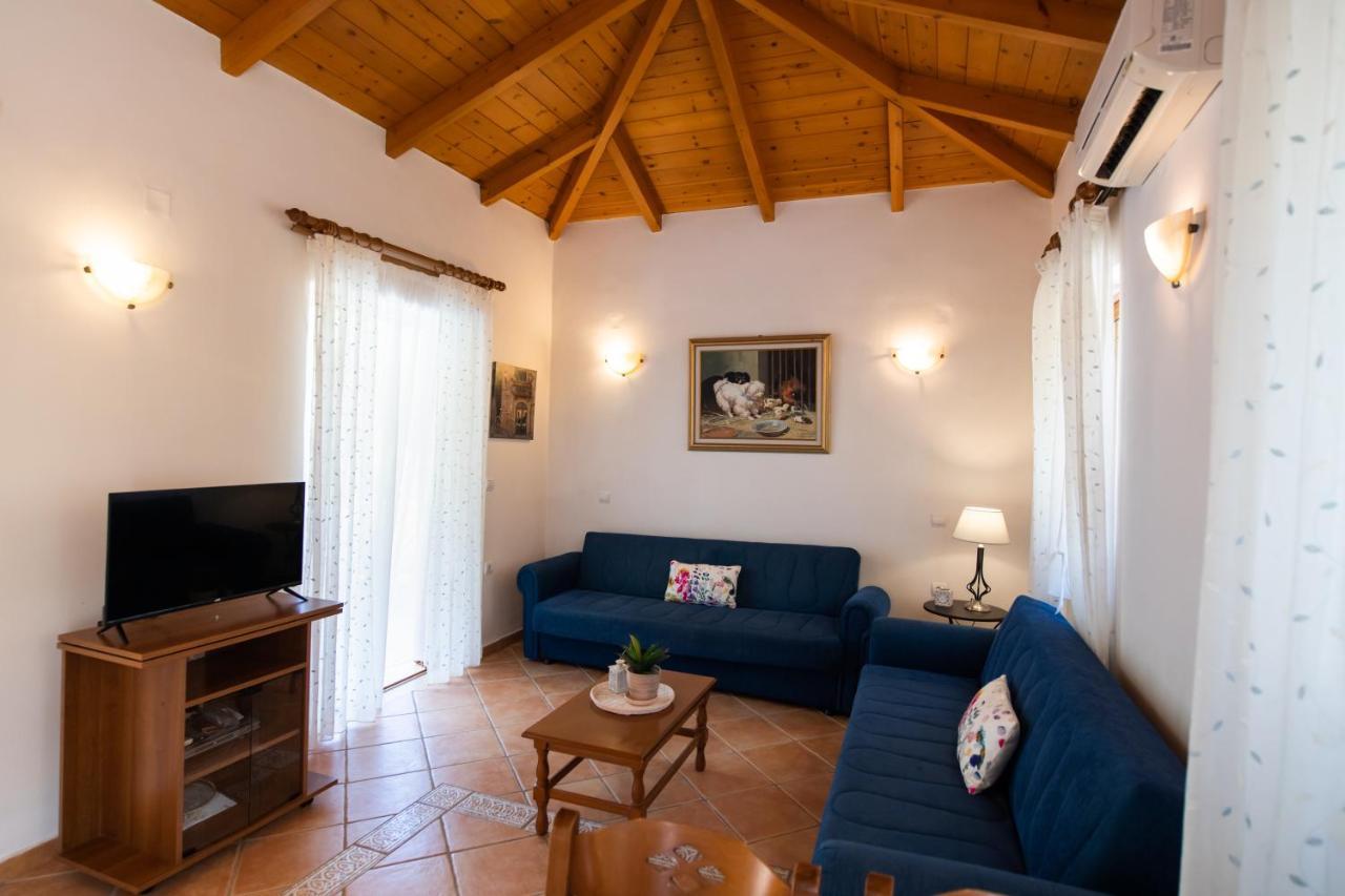 Delphinus Villas-villa Nikitas Agios Nikitas