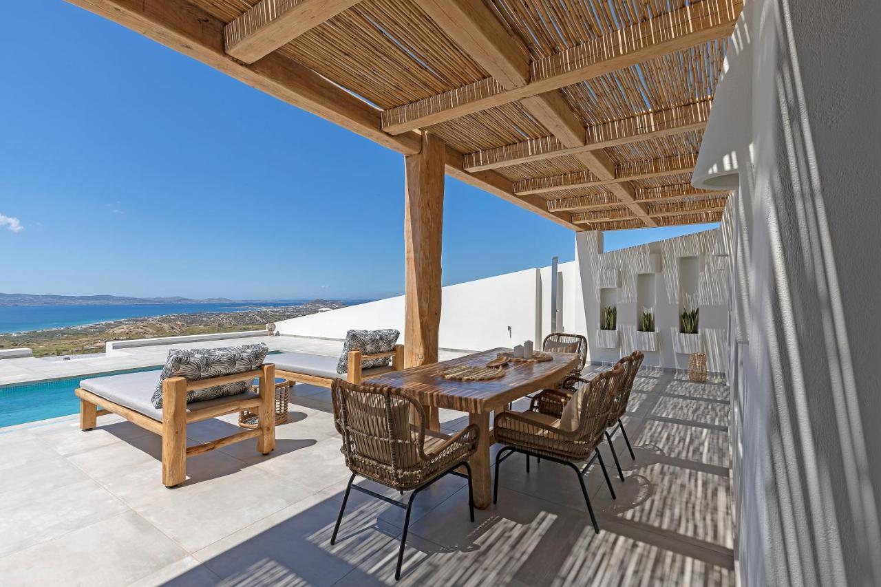 Villa La Grande Vue-private Hilltop With Private Pools