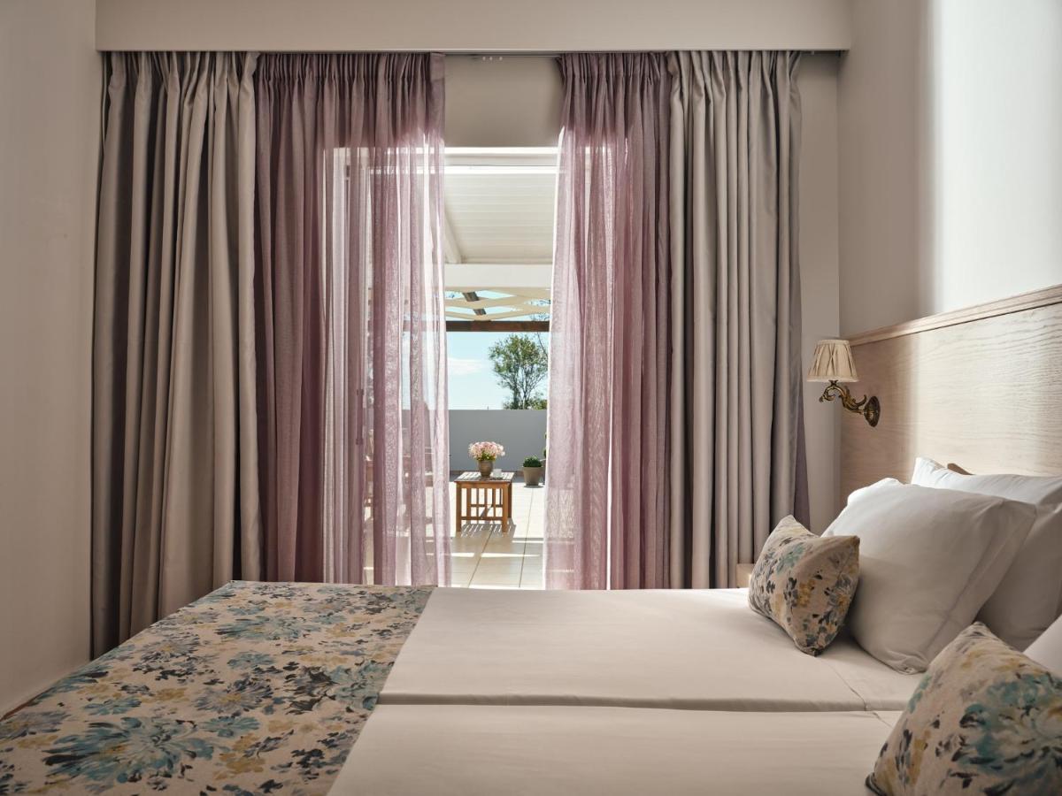 Nemesis Aparthotel 3*
