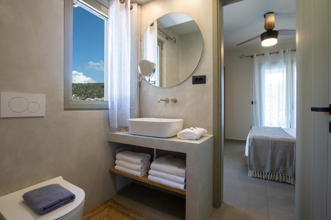 Villa Anthelia-idyllic View And Private Access To The Sea *