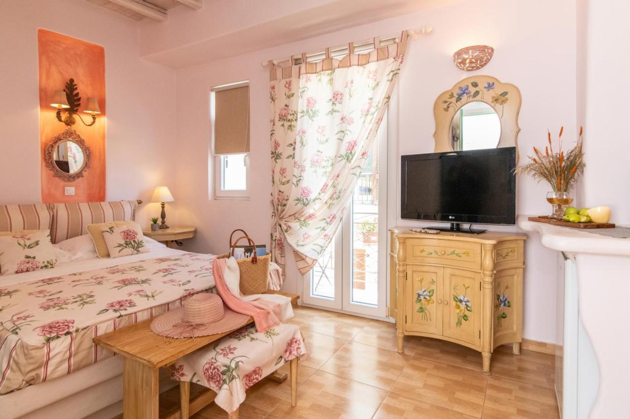 Guest house Madalena's Family Tinos