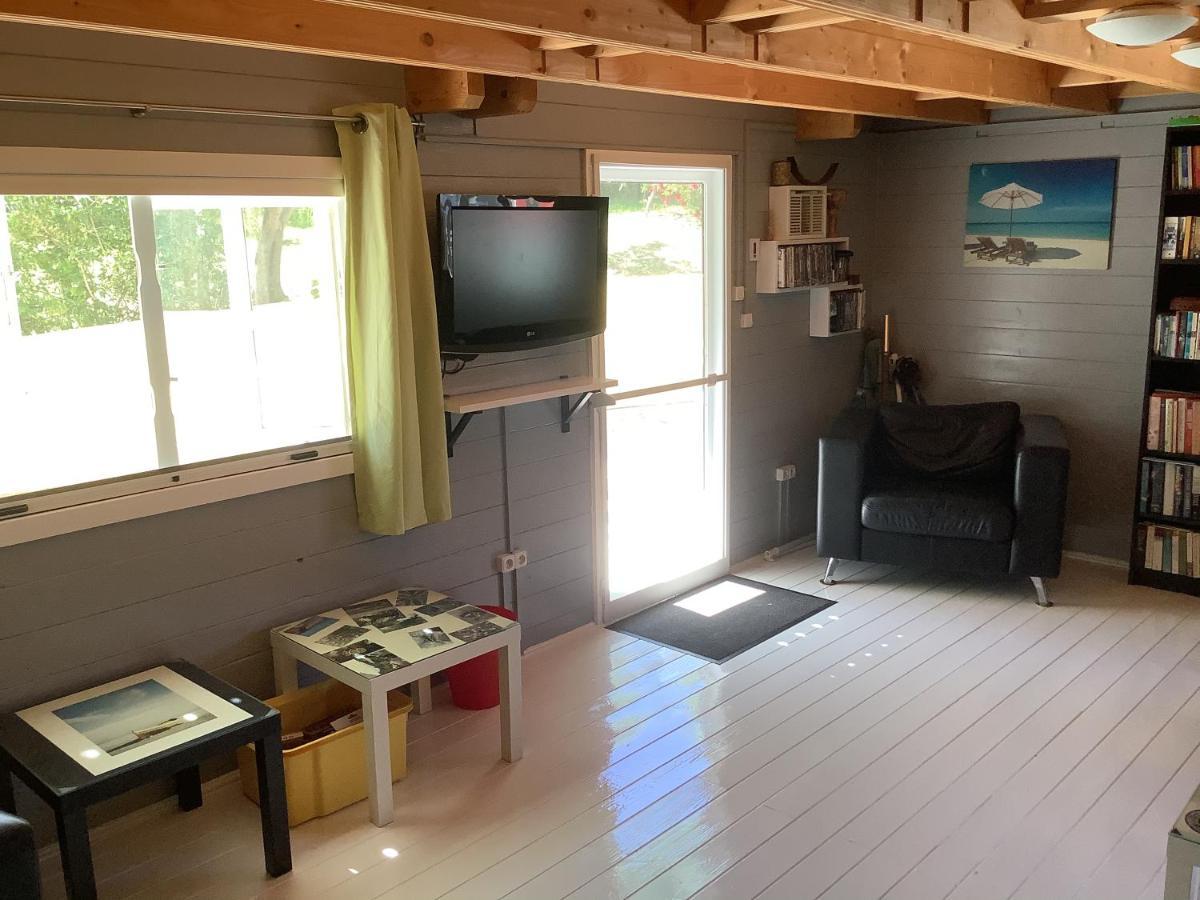 The Cabin, Kyparissia