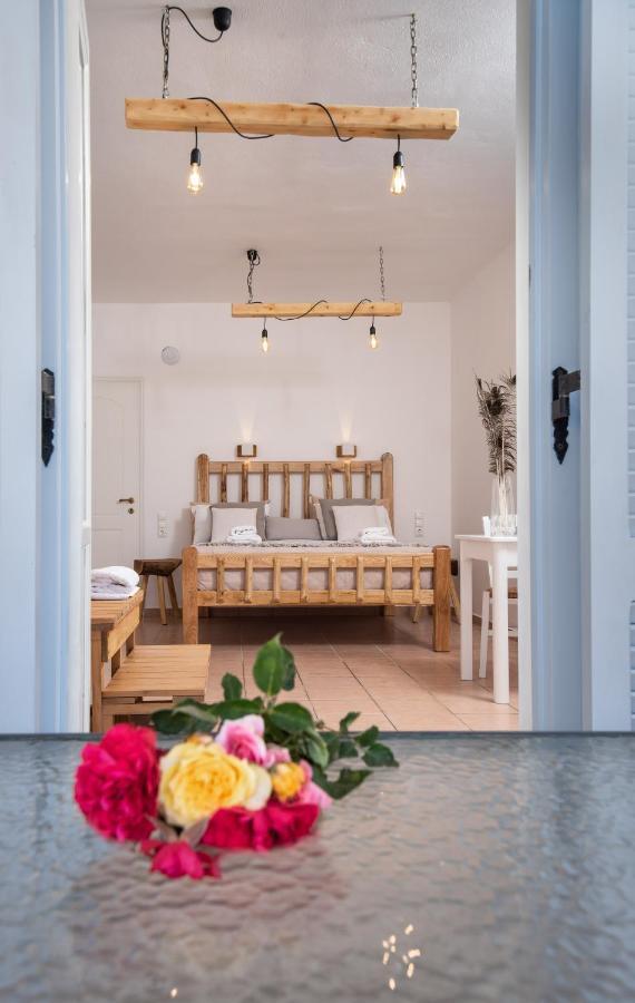 Aqua Naxos & Guest house *