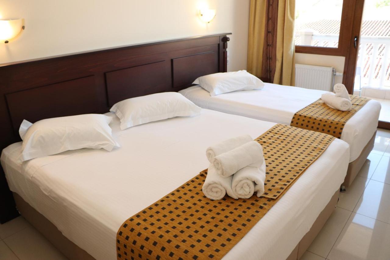 Hotel Kosta Famissi