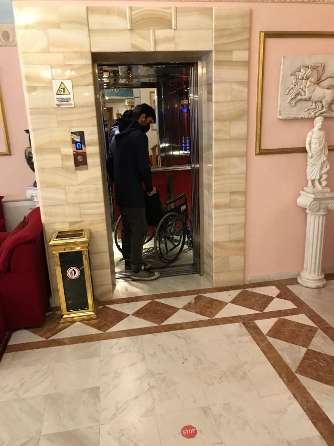 Kosta Famissi Hotel