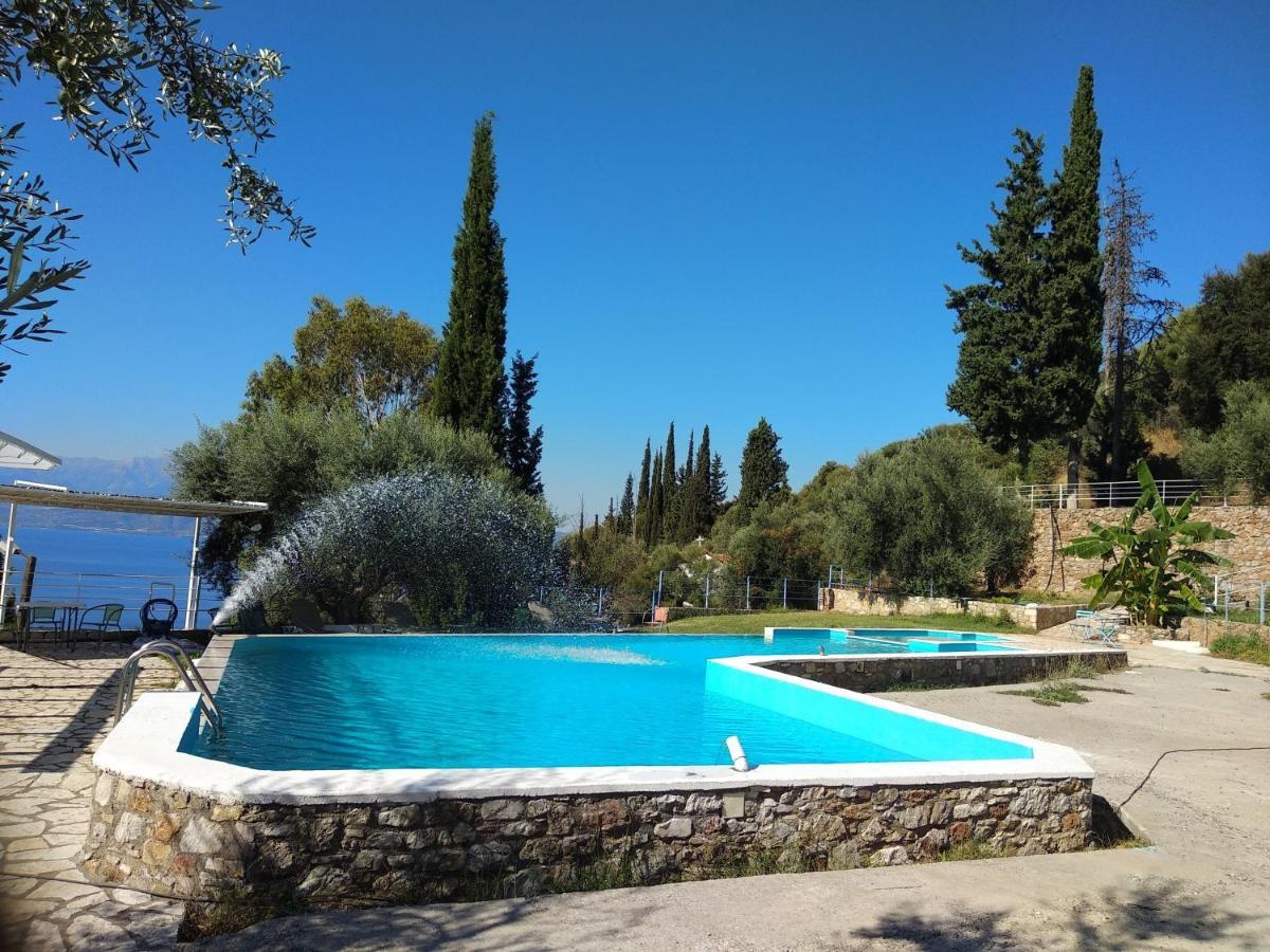 Aparthotel Theasis