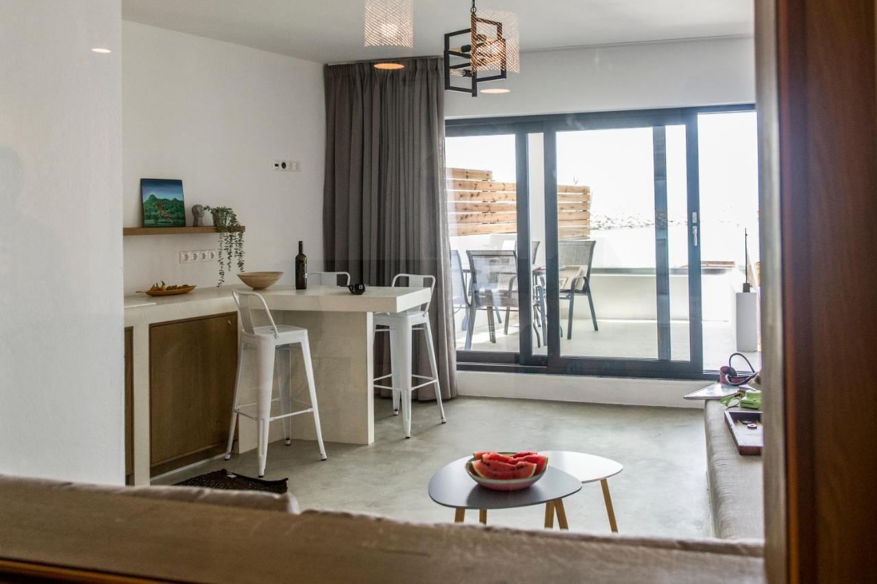 Isalos Sea View Apartment *