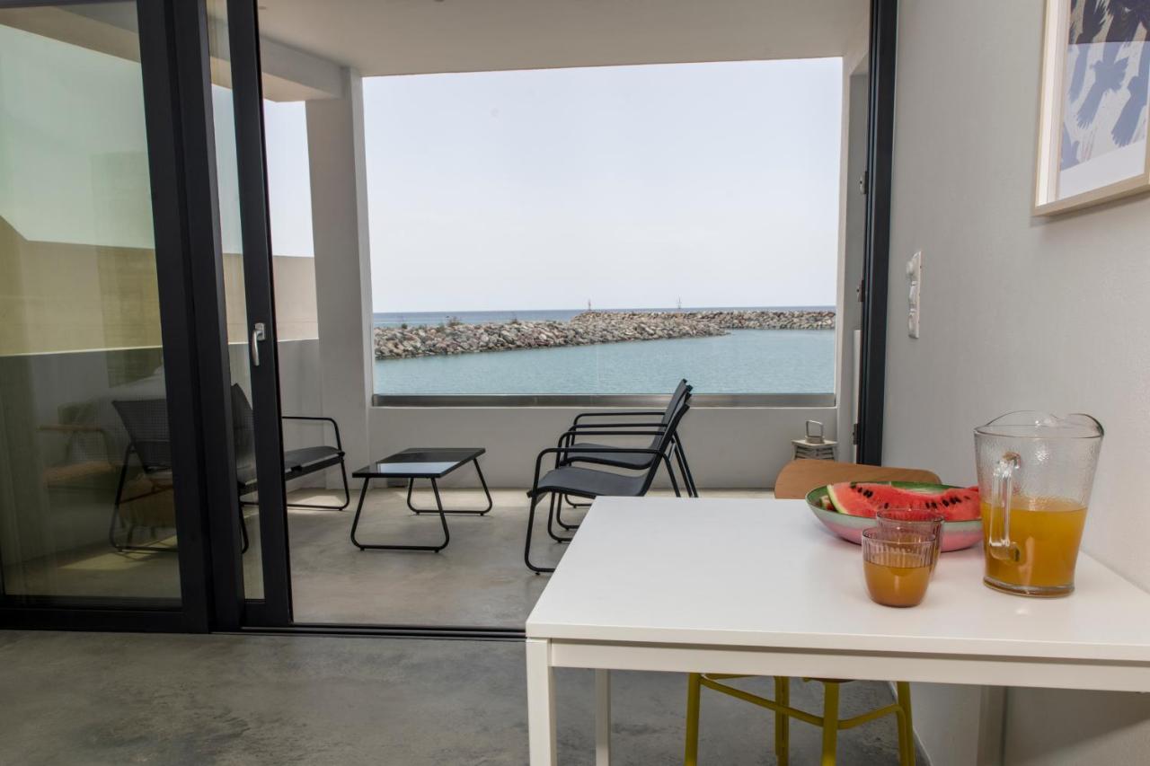 Isalos Sea View *