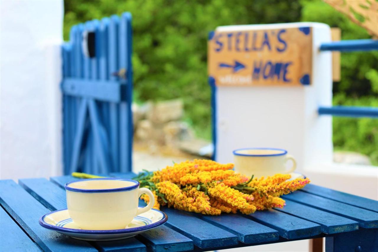 Stella's In *