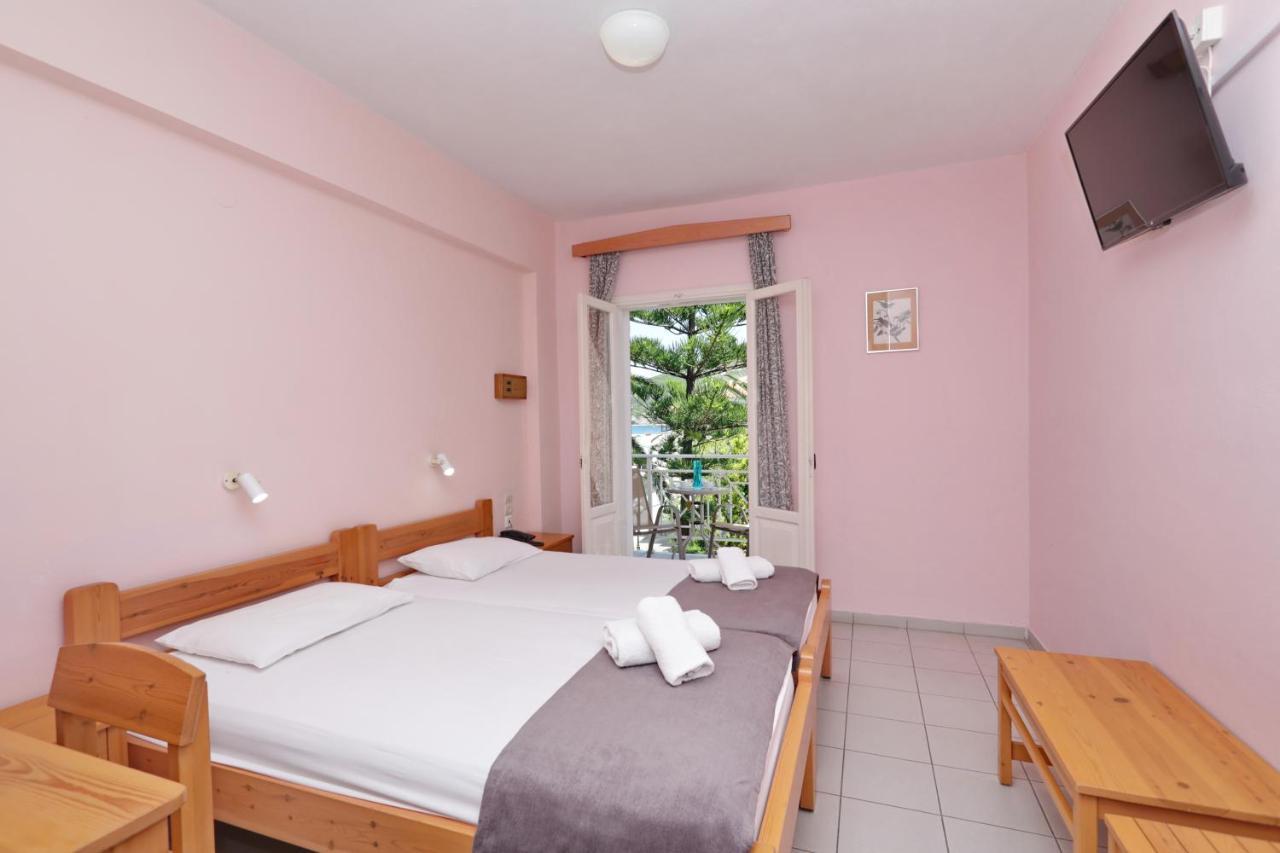 Dolphin 2* Skopelos Town