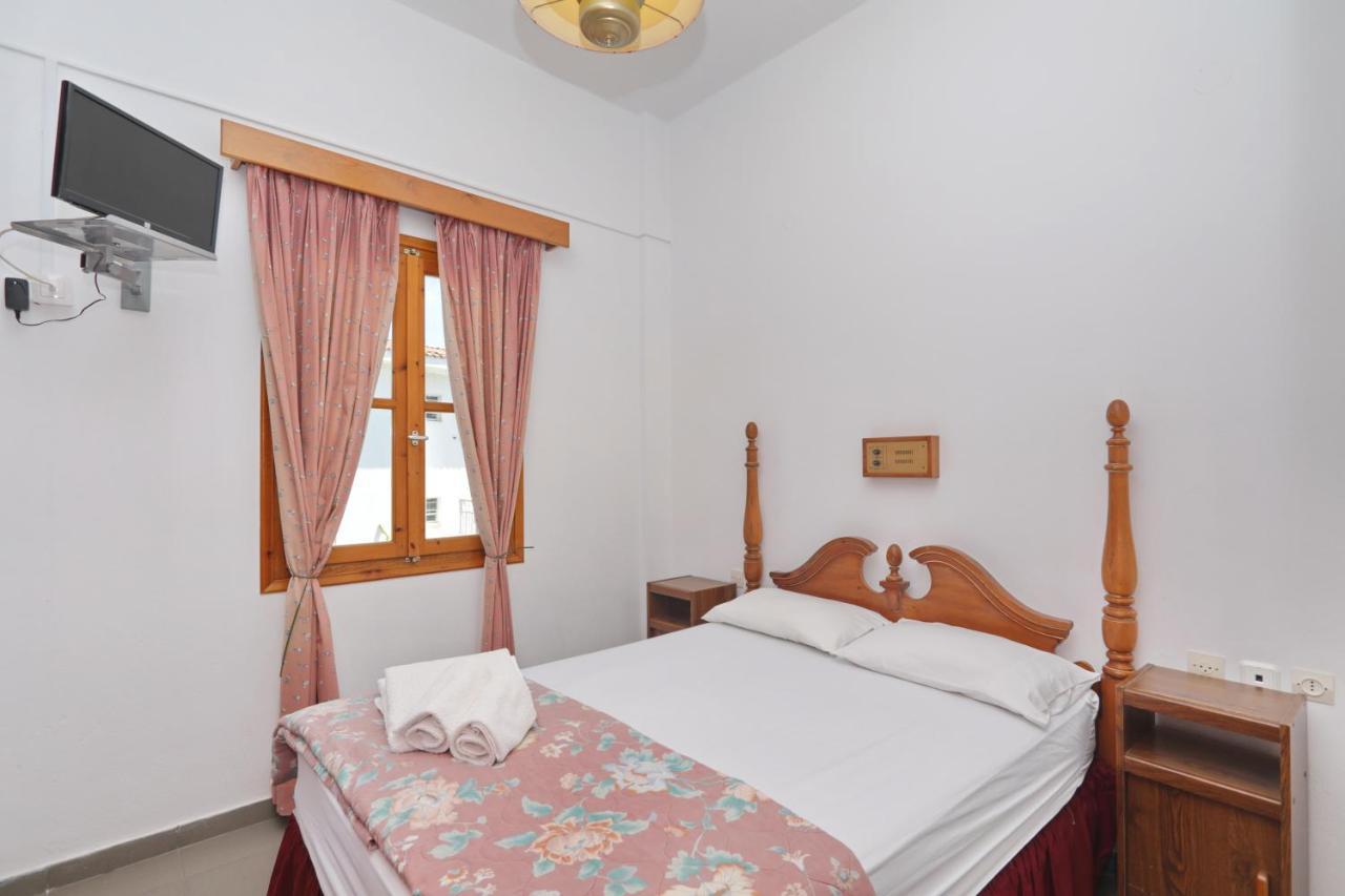 Dolphin Hotel Skopelos Town